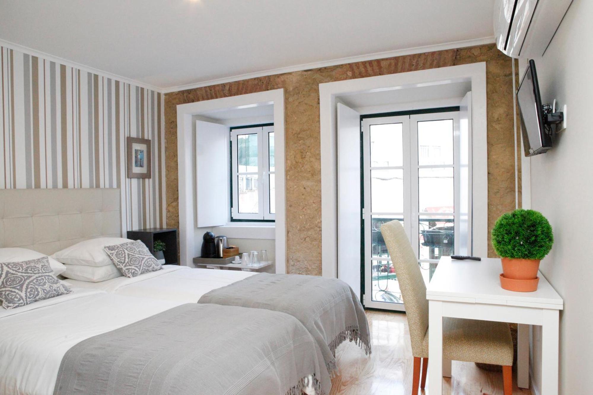 Flores Guest House Lisbon Room photo